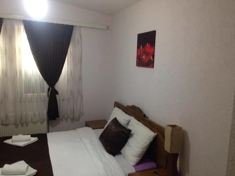 Hotel Antika Призрен Экстерьер фото