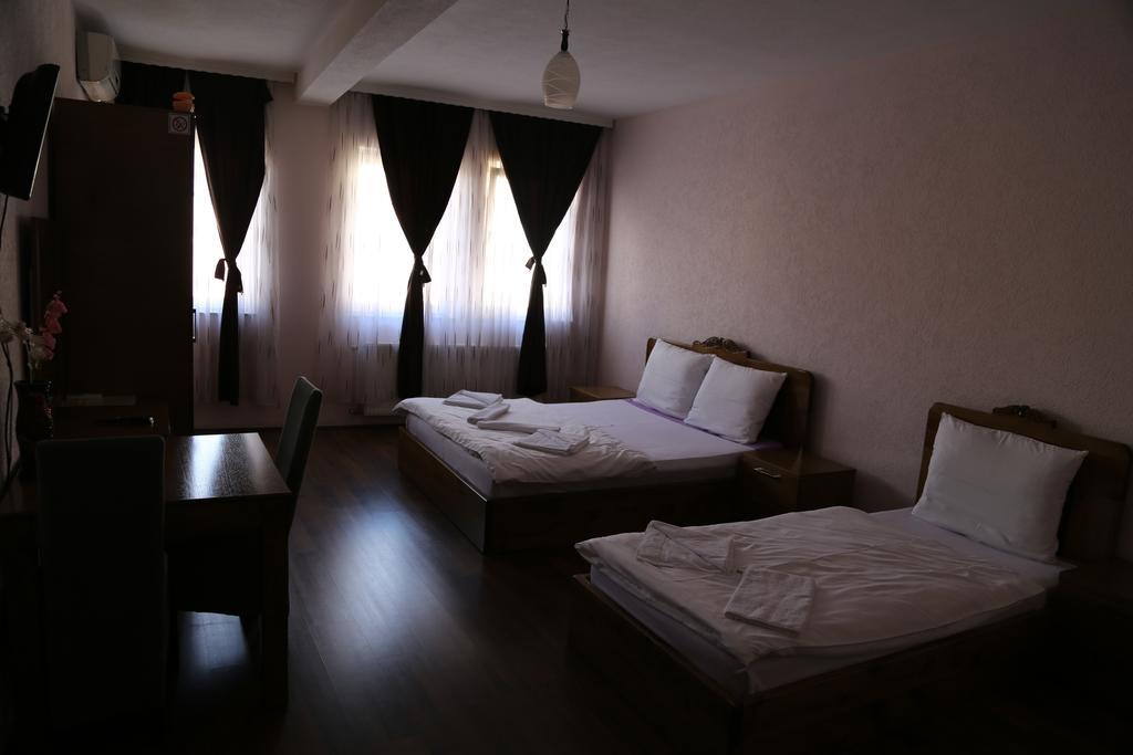 Hotel Antika Призрен Номер фото