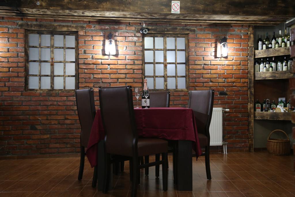 Hotel Antika Призрен Экстерьер фото
