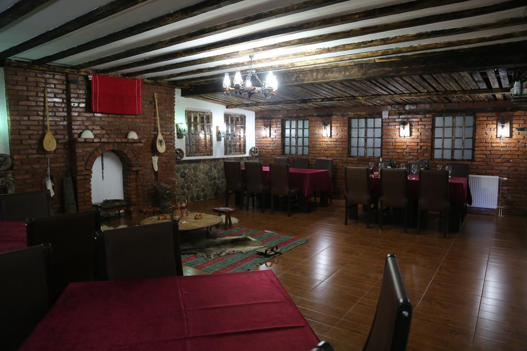 Hotel Antika Призрен Экстерьер фото