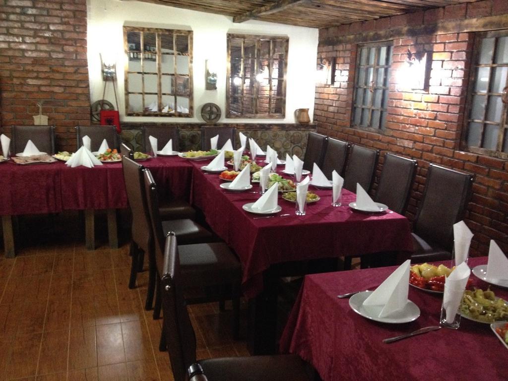 Hotel Antika Призрен Экстерьер фото